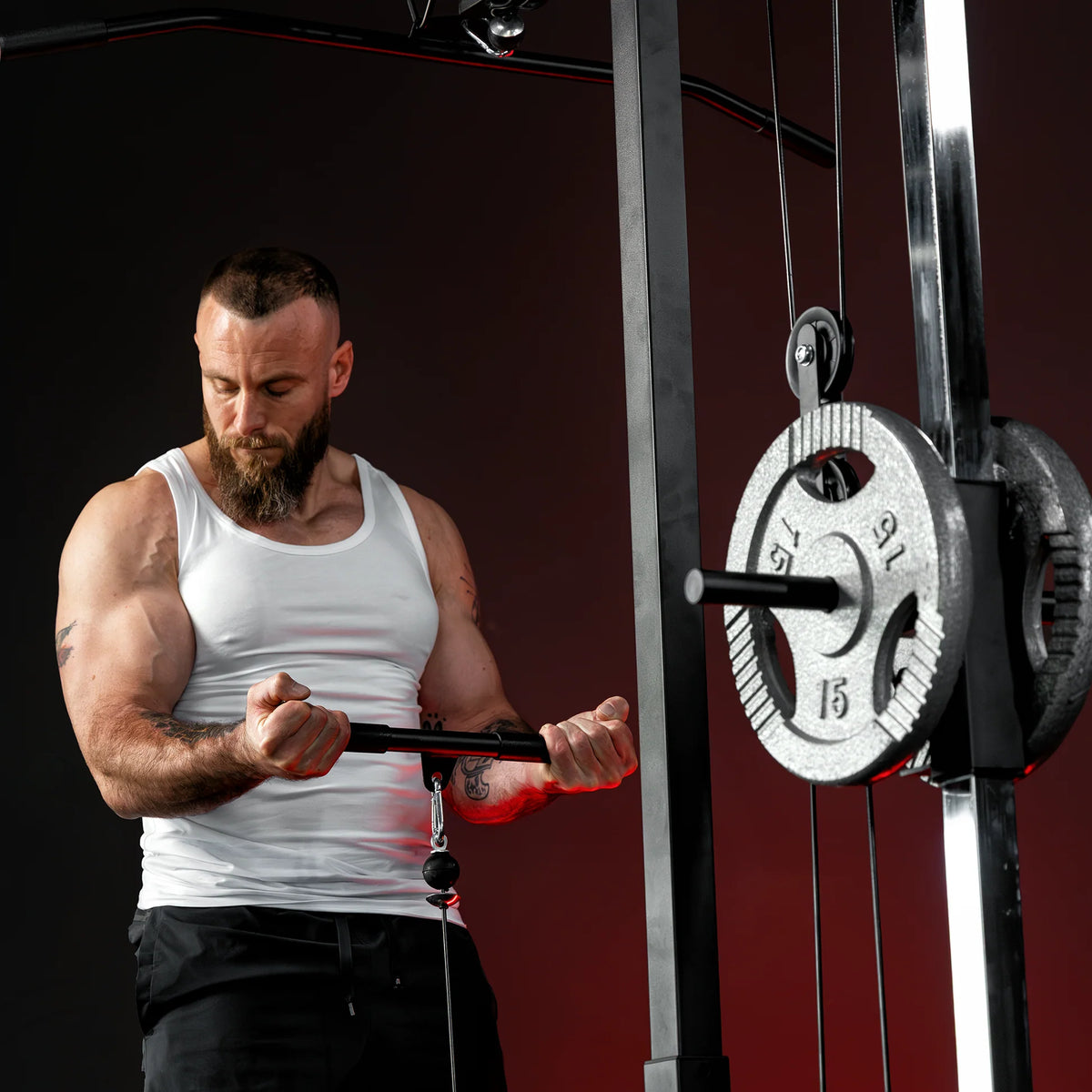 Træktorn Lat Pull Down Sort från Gorilla Sports